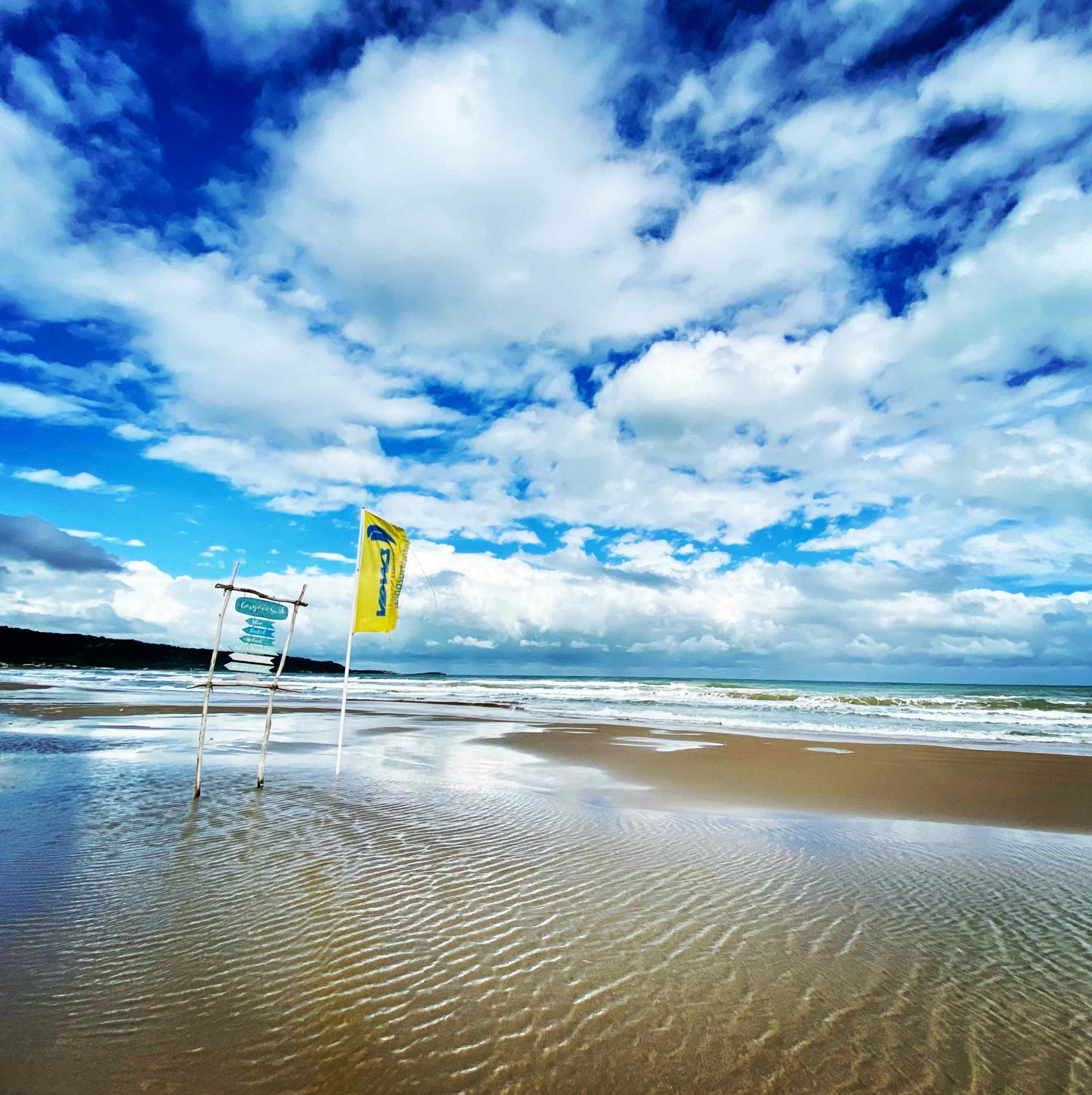 VDWS Flagge in Spiegelung im Wasser bei Garganosurf